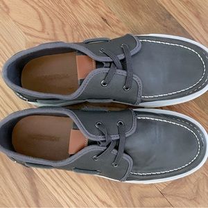 Kids boat shoes size 5 - gray